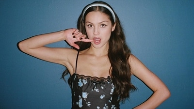 Olivia Rodrigo said she was 'ok' after her accidental fall during live show at Melbourone. (Instagram)