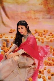 Outfit: W for woman
Jewellery: Crisanto Jewels
.Mouni Roy exudes timeless elegance in a gold tissue tunic with intricate Gota Patti work, paired with panelled sharara and a contrasting dupatta from W For Woman, perfect for the festive season. She completes the look with a striking choker necklace from Crisanto, featuring green gemstones and elaborate metalwork. Outfit: W for woman
Jewellery: Crisanto Jewels
.Mouni Roy exudes timeless elegance in a gold tissue tunic with intricate Gota Patti work, paired with panelled sharara and a contrasting dupatta from W For Woman, perfect for the festive season. She completes the look with a striking choker necklace from Crisanto, featuring green gemstones and elaborate metalwork.