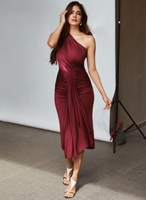 A burgundy dress like actor Malavika Mohanan’s is perfect for date nights (Photo: Instagram) A burgundy dress like actor Malavika Mohanan’s is perfect for date nights (Photo: Instagram)