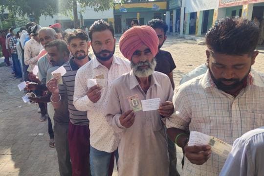 Voters came out to vote enthusiastically at Bir Talab village in Bathinda district on Tuesday. (Sanjeev Kumar/HT) Voters came out to vote enthusiastically at Bir Talab village in Bathinda district on Tuesday. (Sanjeev Kumar/HT)