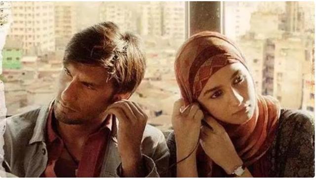 Ranveer Singh and Alia Bhatt in Gully Boy (Film still) Ranveer Singh and Alia Bhatt in Gully Boy (Film still)