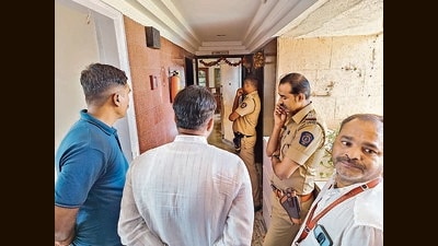 Fire in Andheri high-rise kills 3 Fire in Andheri high-rise kills 3