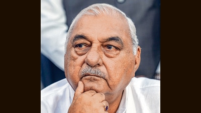 In a major show of strength ahead of the Congress Legislature Party meeting in Haryana, 31 party MLAs met former chief minister Bhupinder Singh Hooda and extended their support to him. (PTI File) In a major show of strength ahead of the Congress Legislature Party meeting in Haryana, 31 party MLAs met former chief minister Bhupinder Singh Hooda and extended their support to him. (PTI File)