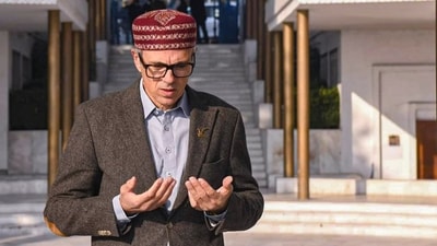 National Conference vice president and CM-designate Omar Abdullah offers Fatiha Khawani at Mazarat-e-Anwar of Sher-e-Kashmir and Madar-e-Meharban at Qaid Mazar, Naseem Bagh, Srinagar ahead of Swearing-in-ceremony, in Srinagar. (PTI) National Conference vice president and CM-designate Omar Abdullah offers Fatiha Khawani at Mazarat-e-Anwar of Sher-e-Kashmir and Madar-e-Meharban at Qaid Mazar, Naseem Bagh, Srinagar ahead of Swearing-in-ceremony, in Srinagar. (PTI)