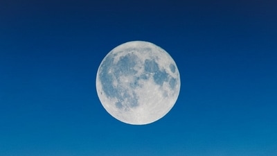 Sharad Purnima 2024: Know more about when the moon rises in your city to offer Kheer. (Unsplash) Sharad Purnima 2024: Know more about when the moon rises in your city to offer Kheer. (Unsplash)