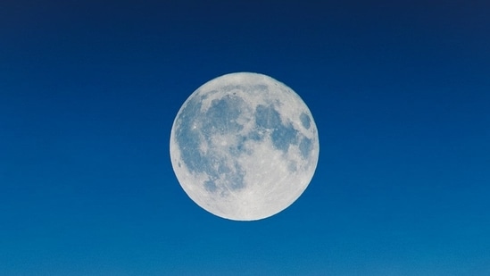 Sharad Purnima 2024: Know more about when the moon rises in your city to offer Kheer. (Unsplash)