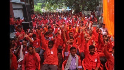Coolies protest working conditions at Charbagh railway station in Lucknow on Thursday (HT Photo) Coolies protest working conditions at Charbagh railway station in Lucknow on Thursday (HT Photo)