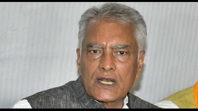 Punjab BJP chief Sunil Jakhar’s appearance has also put to rest the speculations about him exploring options regarding his next course of action. (HT file) Punjab BJP chief Sunil Jakhar’s appearance has also put to rest the speculations about him exploring options regarding his next course of action. (HT file)