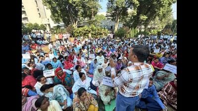The attendants, who had been on strike since October 10, were demanding the release of pending arrears amounting to about ₹30 crore. (HTPhoto) The attendants, who had been on strike since October 10, were demanding the release of pending arrears amounting to about ₹30 crore. (HTPhoto)