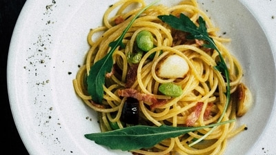 Swap out your carb-loaded pasta with something healthies (unsplash)