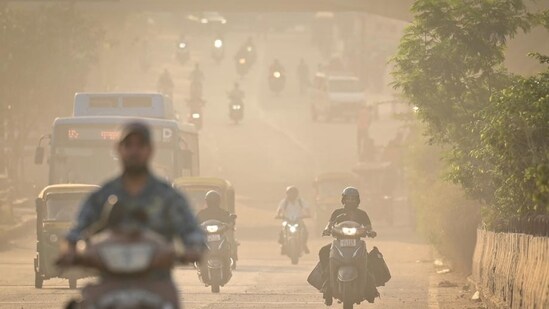 After facing consecutive days of ‘poor’ air quality, the Centre’s air pollution control panel has enforced the Graded Response Action Plan (GRAP) in the city. (Photo: Sanchit Khanna/ HT)