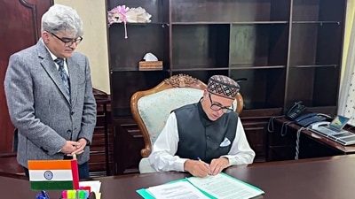 Omar Abdullah's cabinet passes resolution urging the Centre to restore statehood to Jammu and Kashmir. (ANI) Omar Abdullah's cabinet passes resolution urging the Centre to restore statehood to Jammu and Kashmir. (ANI)