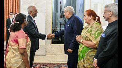 New Delhi, Oct 09 (ANI): Vice President Jagdeep Dhankhar attending the banquet hosted by President Droupadi Murmu in honour of Mohamed Muizzu, President of Republic of Maldives at Rashtrapati Bhavan, in New Delhi on Oct 07. External Affairs Minister S Jaishankar is also seen. (ANI Photo) (ANI/ PIB) New Delhi, Oct 09 (ANI): Vice President Jagdeep Dhankhar attending the banquet hosted by President Droupadi Murmu in honour of Mohamed Muizzu, President of Republic of Maldives at Rashtrapati Bhavan, in New Delhi on Oct 07. External Affairs Minister S Jaishankar is also seen. (ANI Photo) (ANI/ PIB)