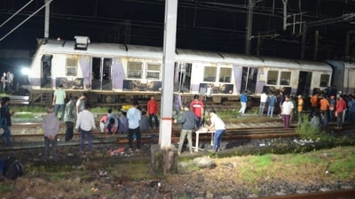 A Titwala to CSMT local train had one coach derail at Kalyan station on Friday. (Pramod Tambe/HT Photo) A Titwala to CSMT local train had one coach derail at Kalyan station on Friday. (Pramod Tambe/HT Photo)