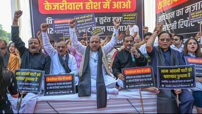 Leader of opposition Vijender Gupta and BJP MLAs protest on Mathura Road in New Delhi on Saturday. (Sanchit Khanna/HT Photo) Leader of opposition Vijender Gupta and BJP MLAs protest on Mathura Road in New Delhi on Saturday. (Sanchit Khanna/HT Photo)