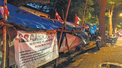 Mumbai, India. Oct 11, 2024: Residents of Jai Bheem Nagar have been living on the footpath at Powai for the last five months without light and water after the civic body demolished their houses. Oct 11, 2024. (Photo by Raju Shinde/HT Photo) (Hindustan Times)
