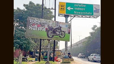 NHAI officials say the agency did not find representation in the advertisement regulatory committee recently formed by the Khanna MC. (Gurpreet Singh/HT)