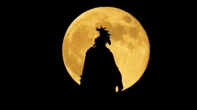 The Hunter's Moon was the nearest and most notable of the four supermoon full moons in 2024, located 222,055 miles (357,363 kilometres) from Earth.&nbsp; (REUTERS/Jose Luis Gonzalez)