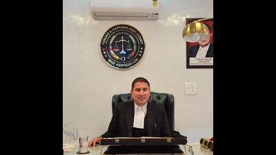 Vikas Malik was booked in a criminal case by Chandigarh Police on July 1 on the complaint of advocate Ranjit Singh, who had alleged that he was assaulted by a group, including Malik, at the Bar body office. (HT)