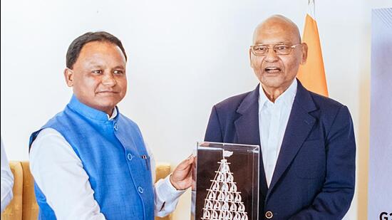 Mumbai, Oct 18 (ANI): Odisha CM Mohan Charan Majhi meets Anil Agarwal, Chairman, Vedanta Resources Limited, in Mumbai on Friday. (ANI Photo) (Deepak Salvi)