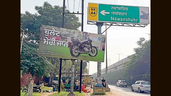NHAI officials say the agency did not find representation in the advertisement regulatory committee recently formed by the Khanna MC. (Gurpreet Singh/HT)