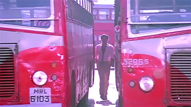Sunny Deol ropes buses into an action scene in Arjun (1985). Sunny Deol ropes buses into an action scene in Arjun (1985).