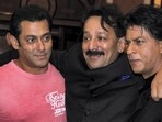 Baba Siddique with actors Salman Khan and Shah Rukh Khan during an Iftar party. Baba Siddique with actors Salman Khan and Shah Rukh Khan during an Iftar party.