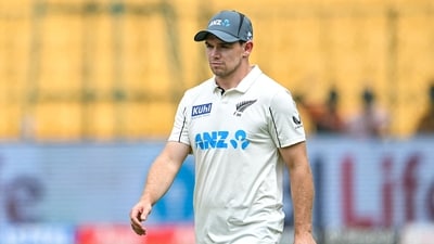 New Zealand's captain Tom Latham attends a ceremony after their win against India at the end of their first Test cricket match in the M. Chinnaswamy Stadium of Bengaluru on October 20, 2024. (Photo by IDREES MOHAMMED / AFP) / -- IMAGE RESTRICTED TO EDITORIAL USE - STRICTLY NO COMMERCIAL USE -- (AFP) New Zealand's captain Tom Latham attends a ceremony after their win against India at the end of their first Test cricket match in the M. Chinnaswamy Stadium of Bengaluru on October 20, 2024. (Photo by IDREES MOHAMMED / AFP) / -- IMAGE RESTRICTED TO EDITORIAL USE - STRICTLY NO COMMERCIAL USE -- (AFP)
