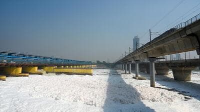 Froth bubbles are caused due to soap-like surfactant molecules and when water falls from a height in the Okhla barrage, it leads to churning of polluted water, as well as increased frothing. (Sunil Ghosh/HT Photo) Froth bubbles are caused due to soap-like surfactant molecules and when water falls from a height in the Okhla barrage, it leads to churning of polluted water, as well as increased frothing. (Sunil Ghosh/HT Photo)