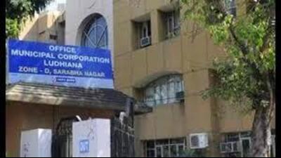 MC commissioner Aaditya Dachalwal recently carried out a surprise inspection to check for illegal constructions in zones B and C. (HT File) MC commissioner Aaditya Dachalwal recently carried out a surprise inspection to check for illegal constructions in zones B and C. (HT File)