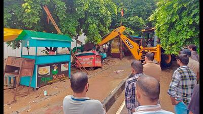 The Municipal Corporation of Gurugram (MCG) carried out an anti-encroachment drive on Saturday and Sunday targeting illegal structures along several key roads in Gurugram. (Representational Photo)