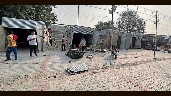 A total of 67 licences for temporary shops at six cites were issued on Friday. (Manish/Hindustan Times)