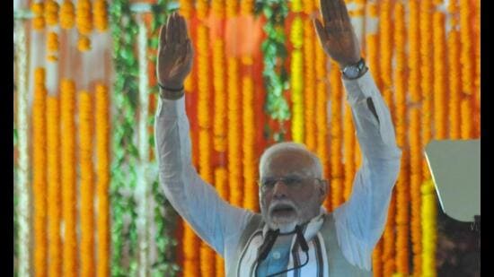 PM Narendra Modi speaking at an event in Varanasi on October 20. (HT photo)