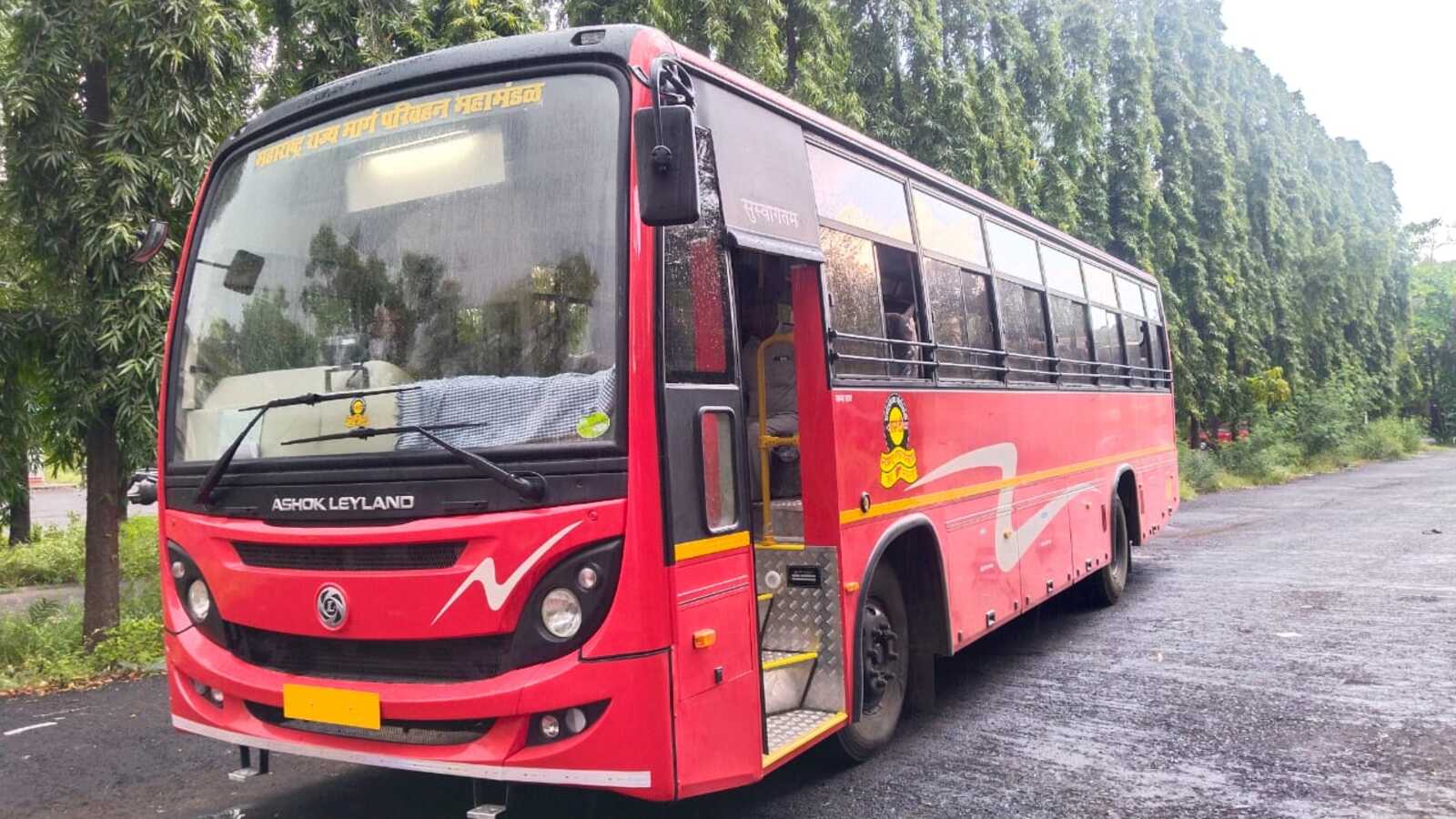 Msrtc Bus Vector New ‘Lalpari’ bus manufactured in Tamil Nadu arrives at MSRTC’s Dapodi ...