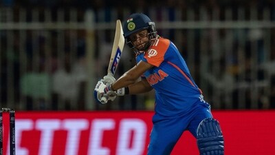 India's captain Harmanpreet Kaur bats during the ICC Women's T20 World Cup 2024 match between India and Australia at Sharjah Stadium, United Arab Emirates, Sunday, Oct. 13, 2024. (AP Photo/Altaf Qadri) (AP) India's captain Harmanpreet Kaur bats during the ICC Women's T20 World Cup 2024 match between India and Australia at Sharjah Stadium, United Arab Emirates, Sunday, Oct. 13, 2024. (AP Photo/Altaf Qadri) (AP)
