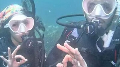 Couple exchanged vows in Saudi Arabia's first underwater wedding in the Red Sea. (X) Couple exchanged vows in Saudi Arabia's first underwater wedding in the Red Sea. (X)