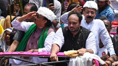 Bandra East MLA Zeeshan Siddique with his late father Baba Siddique in Mumbai. (Raju Shinde/ HT file) Bandra East MLA Zeeshan Siddique with his late father Baba Siddique in Mumbai. (Raju Shinde/ HT file)
