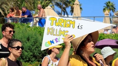 Canary Islands residents demand limits on mass tourism amid protests (REUTERS)