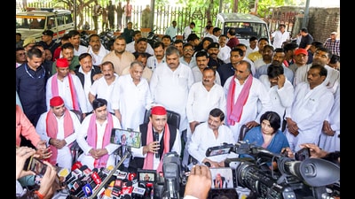 Samajwadi Party chief Akhilesh Yadav addresses a press conference after the party candidate from Karhal, Tej Pratap Singh Yadav filed his nomination papers, in Mainpuri on Monday. Party leaders Shivpal Singh Yadav, Dimple Yadav and Dharmendra Yadav are also present. (ANI) Samajwadi Party chief Akhilesh Yadav addresses a press conference after the party candidate from Karhal, Tej Pratap Singh Yadav filed his nomination papers, in Mainpuri on Monday. Party leaders Shivpal Singh Yadav, Dimple Yadav and Dharmendra Yadav are also present. (ANI)