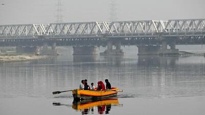 While the air quality was deteriorating slowly throughout Sunday, it appeared to have accelerated after sundown, having shot up from 277 at 4pm to 303 at 11pm. (AFP) While the air quality was deteriorating slowly throughout Sunday, it appeared to have accelerated after sundown, having shot up from 277 at 4pm to 303 at 11pm. (AFP)
