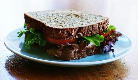 Try ordering healthier sandwiches and wraps for breakfast. (Representative Photo: Pexels)