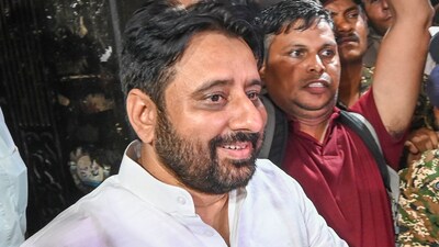 Amanatullah Khan, MLA from Aam Admi Party was arrested by ED officials on September 2, 2024. (Hindustan Times) Amanatullah Khan, MLA from Aam Admi Party was arrested by ED officials on September 2, 2024. (Hindustan Times)