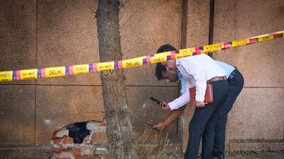 Investigators at the blast scene in Rohini. (HT PHOTO)