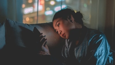 So, he texts you all night but never wants to hang out? That's a 'classic red flag', according to Kriti Sanon. (Pexels) So, he texts you all night but never wants to hang out? That's a 'classic red flag', according to Kriti Sanon. (Pexels)