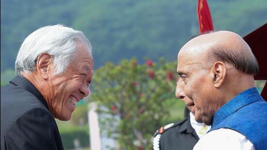 NDefence minister Rajnath Singh meets Singapore defence minister Ng Eng Hen as the latter arrives to receive the ceremonial Guard of Honour at Manekshaw Centre, in New Delhi on Tuesday. (SpokespersonMoD-X)