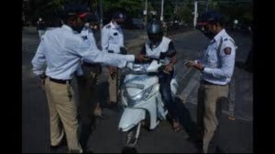 Come November and commuters violating traffic rules in Mohali will be served e-challans on their phones. (HT File) Come November and commuters violating traffic rules in Mohali will be served e-challans on their phones. (HT File)