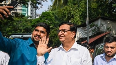 Congress leader Balasaheb Thorat interacted with citizens after meeting Shiv Sena (UBT) chief Uddhav Thackeray at his residence Matoshree ((Raju Shinde/ Hindustan Times)) Congress leader Balasaheb Thorat interacted with citizens after meeting Shiv Sena (UBT) chief Uddhav Thackeray at his residence Matoshree ((Raju Shinde/ Hindustan Times))