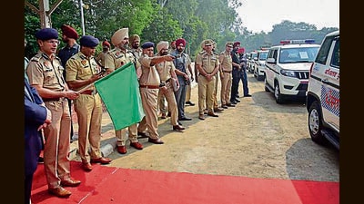 DGP Gaurav Yadav flags off PCR vehicles at Police Lines in Ludhiana on Wednesday. (Gurpreet Singh/HT) DGP Gaurav Yadav flags off PCR vehicles at Police Lines in Ludhiana on Wednesday. (Gurpreet Singh/HT)