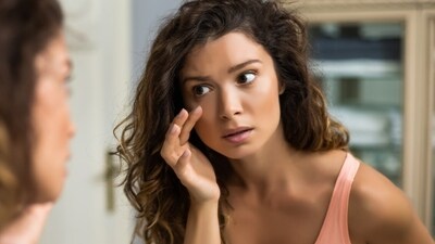 Skin loses the vital moisture as these pollutants cause dehydration and increase the likelihood of dryness and irritation Skin loses the vital moisture as these pollutants cause dehydration and increase the likelihood of dryness and irritation
