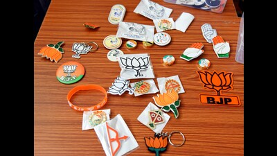 Nagpur, Oct 22 (ANI): Merchandise of different political parties on display at a shop for election campaign ahead of the Maharashtra elections, in Nagpur on Monday. (ANI Photos) (Chandrakant Paddhane) Nagpur, Oct 22 (ANI): Merchandise of different political parties on display at a shop for election campaign ahead of the Maharashtra elections, in Nagpur on Monday. (ANI Photos) (Chandrakant Paddhane)